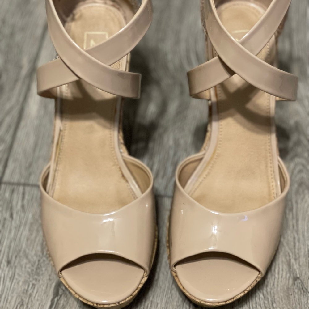 Material Girl Womens Steffy Patent Cork Wedge sandals 8.5